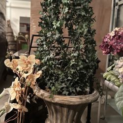 5’ Silk Ivy Wrapped Around Metal Trellis Topiary in Decorative Urn