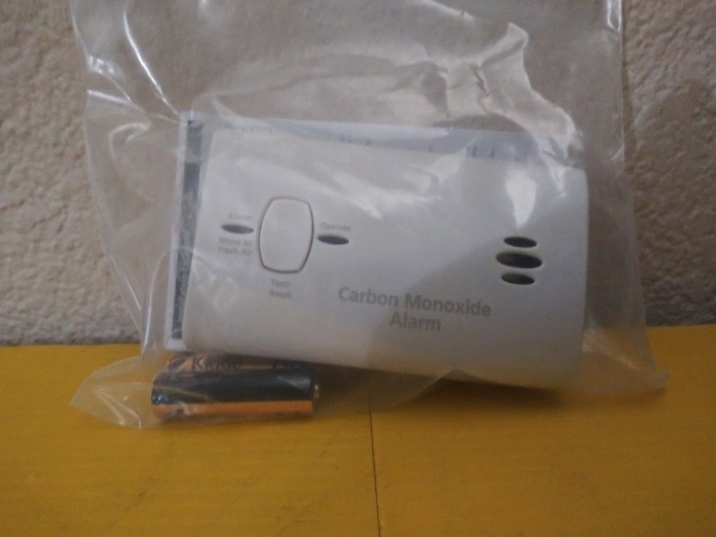 Carbon Monoxide Detector Alarm Battery Operated Model #KN-COB-LP2 9CO5-LP2