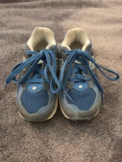 Toddler new balance shoes size 5.5c