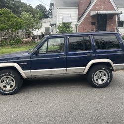 Jeep Cherokee Country Low Miles