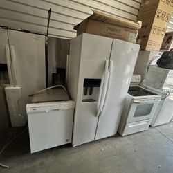 All Electric Kitchen Appliances Stove Fridge Dishwasher Microwave 