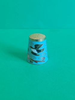 Vintage cloisonné thimble: Cherry blossoms and birds, gold details.