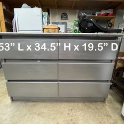 Dresser