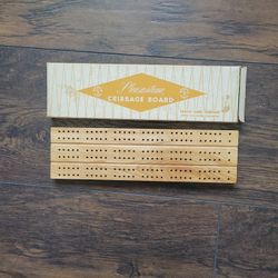 VINTAGE PLEASANTIME CRIBBAGE BOARD BY PACIFIC GAME COMPANY NORTH HOLLYWOOD CALIFORNIA IN IT'S ORIGINAL PACKAGING BOX NEW NEVER USED $20.00