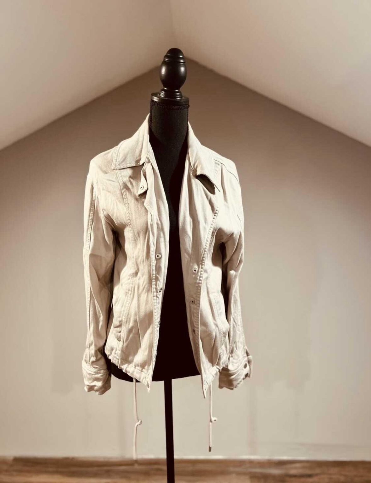 New XS Nicole Miller New York Beige Jacket