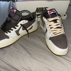 AIR JORDAN 1 TRAVIS SCOTT  8.5 