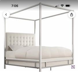 Luxurious Glamour King size canopy bed