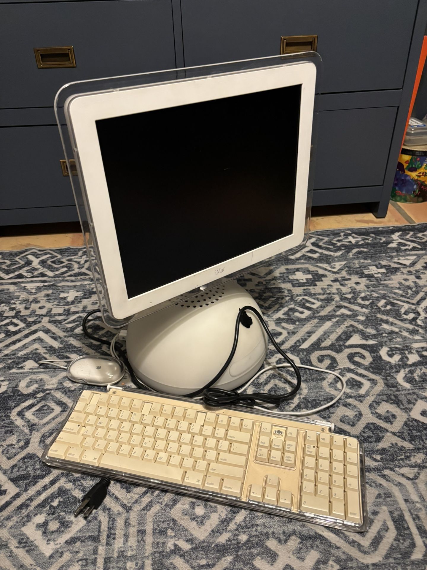 APPLE 🍎- Vintage Desktop computer + Keyboard + Mouse