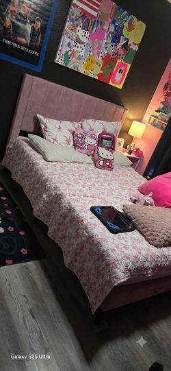 Queen bed