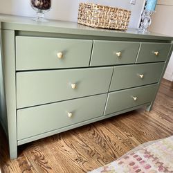 Stunning Green 7 Drawer Modern Wood Dresser