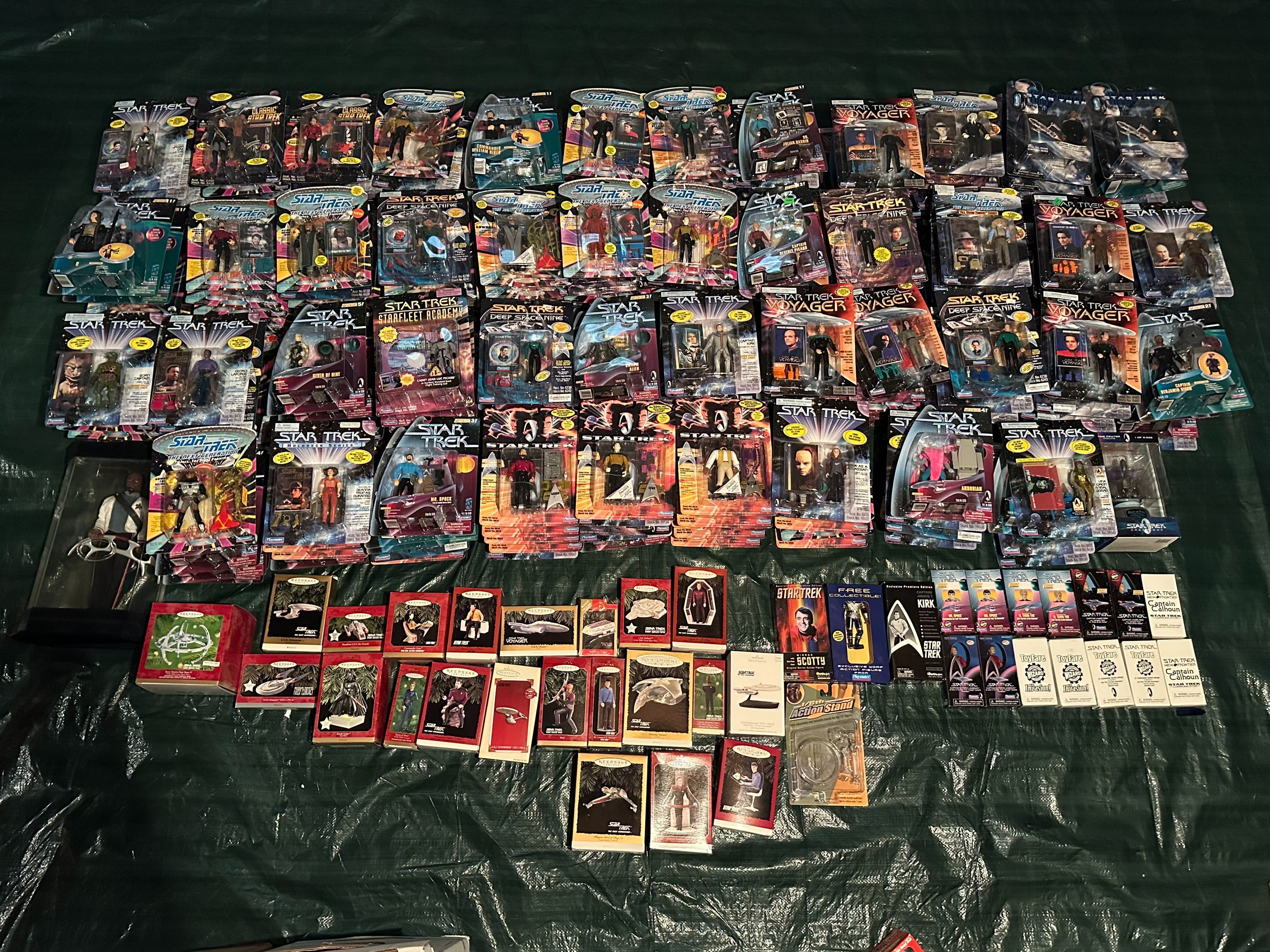 225+ Playmates Star Trek Figures – All Brand New & Sealed !