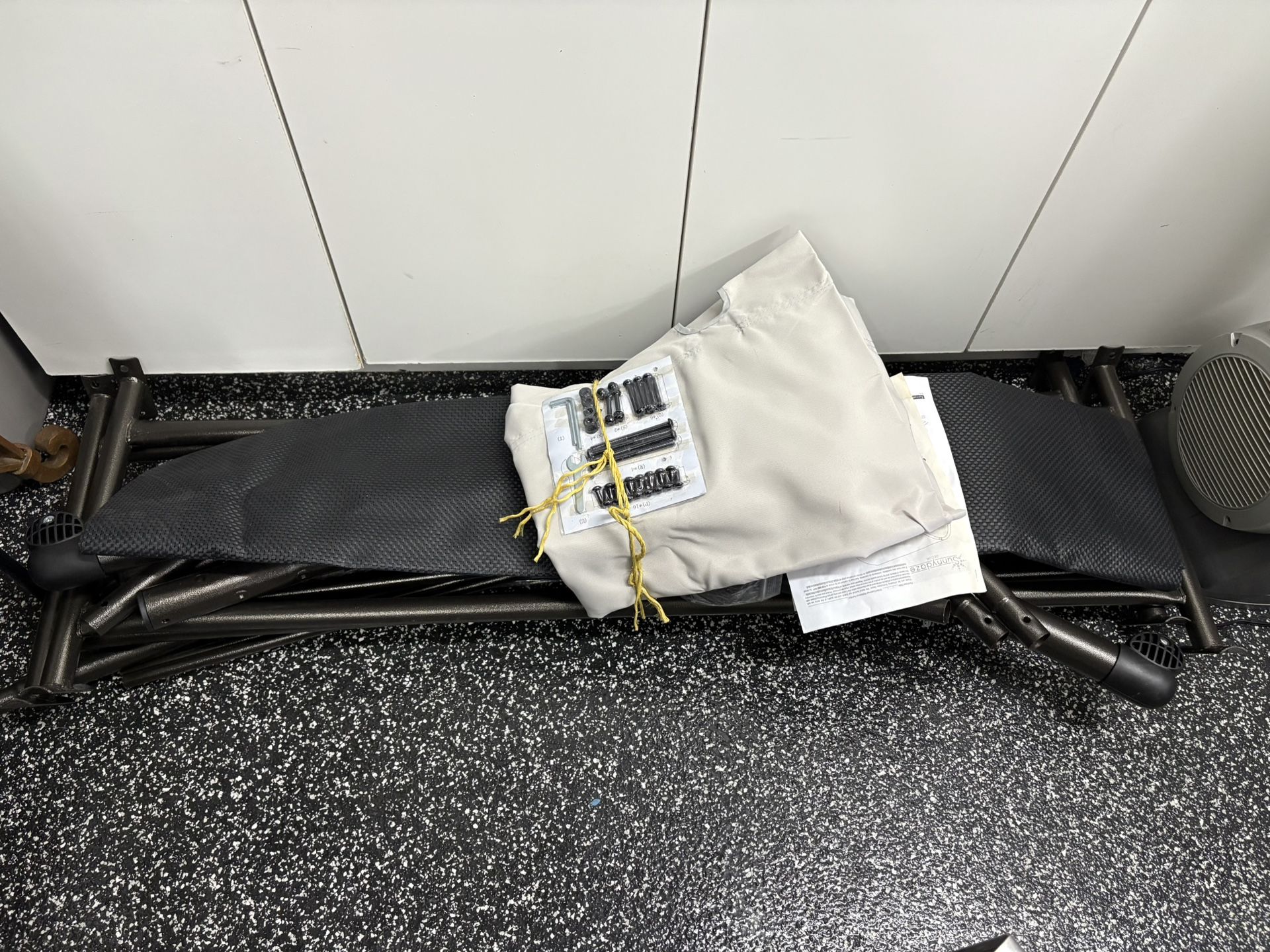 NEW !!Outdoor Double Chaise Lounge Chair Double Sun Bed Lounger with Canopy Shade - 72.83" D × 54.33" W x65.35" H - Black