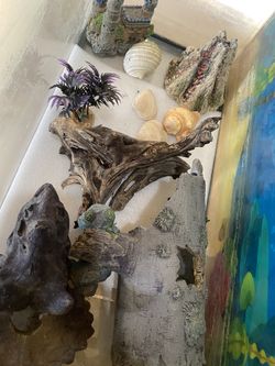 10 aquarium decorations Lot Of 10 