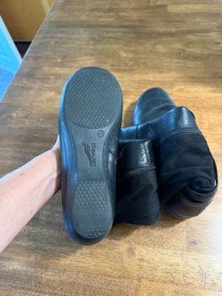 Size 11wide leather boots ladies!