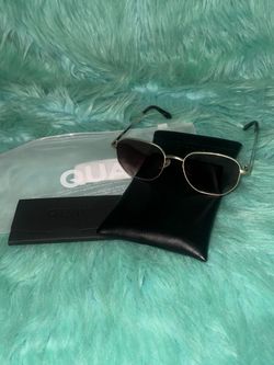 New Quay Australia sunglasses featuring a gold metal frame for Men & Women
