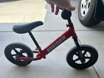 Strider 12 Classic Bike - Red