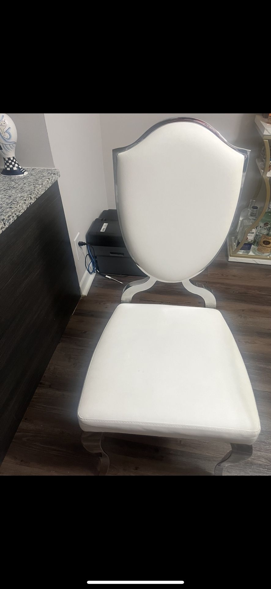 2 Dining Chairs For 50$