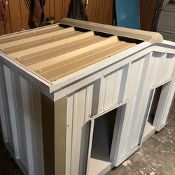 Custom dog houses
