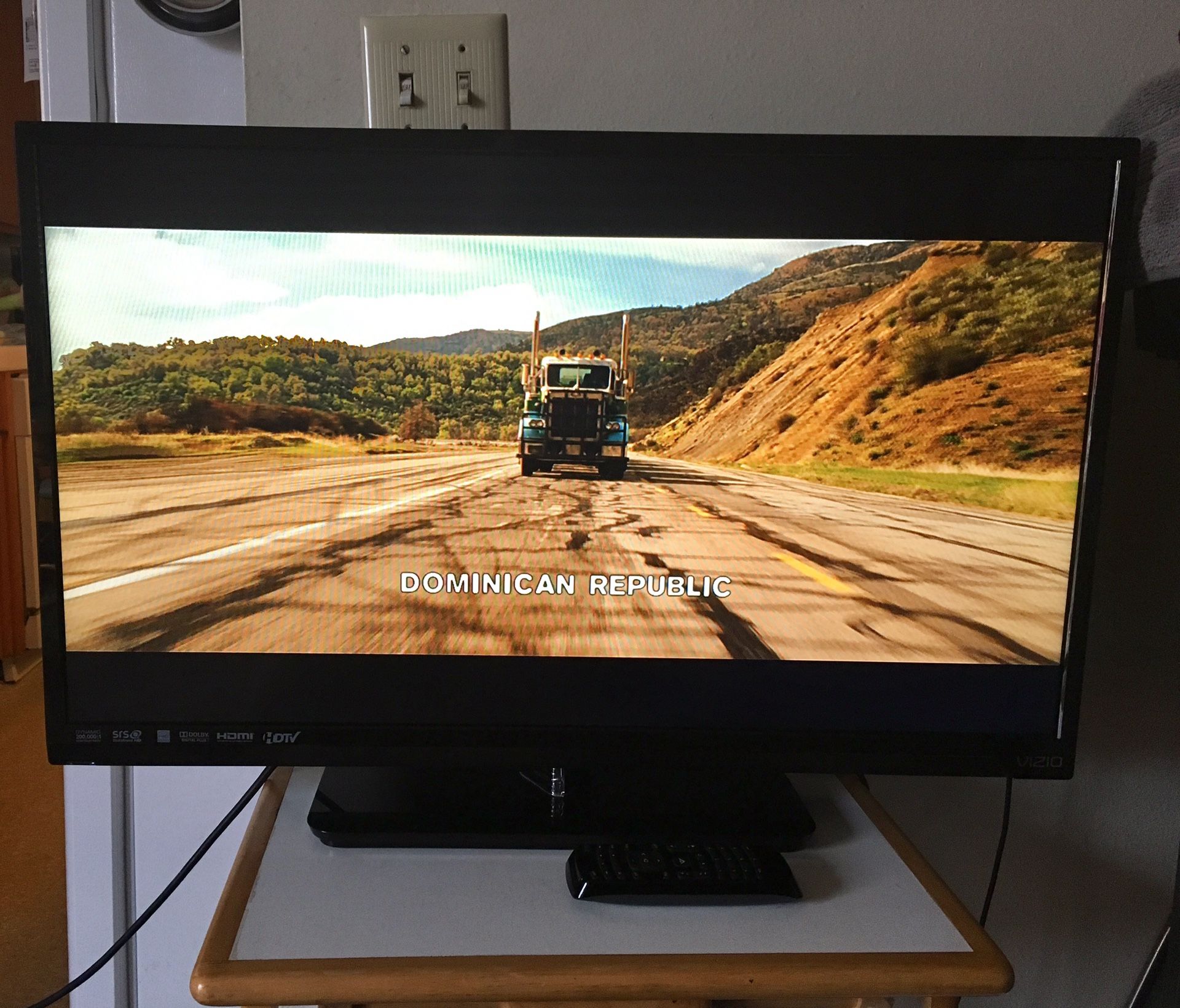 Vizio E Series E320-AO 32” LED TV 720p