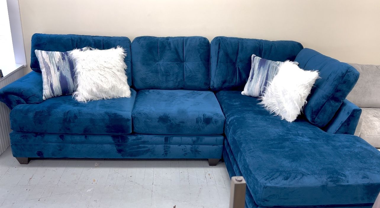 Brand New Blue 2Pc sectional with free Delivery & set up services 🚚 💨