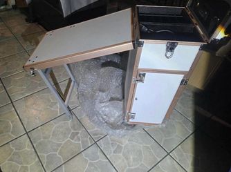 Rolling cosmetics case
