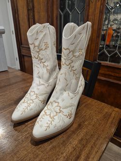 Embroidered Western Boots