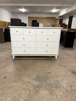 White 10 Drawer Dresser