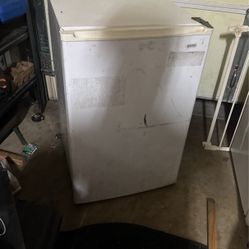 Mini Fridge 