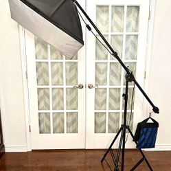 Telescopic Boom Arm and Light Softbox 