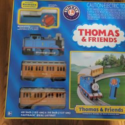 2012 Lionel Thomas & Friends Ready to Run Train Set Oval Layout Remote Control
