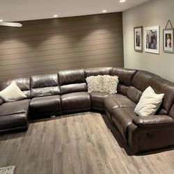 Beautiful Elegant Upscale Italian Leather Triple Recliner Sectional Sofa