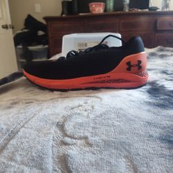Under Armour Shoes Used Like New 