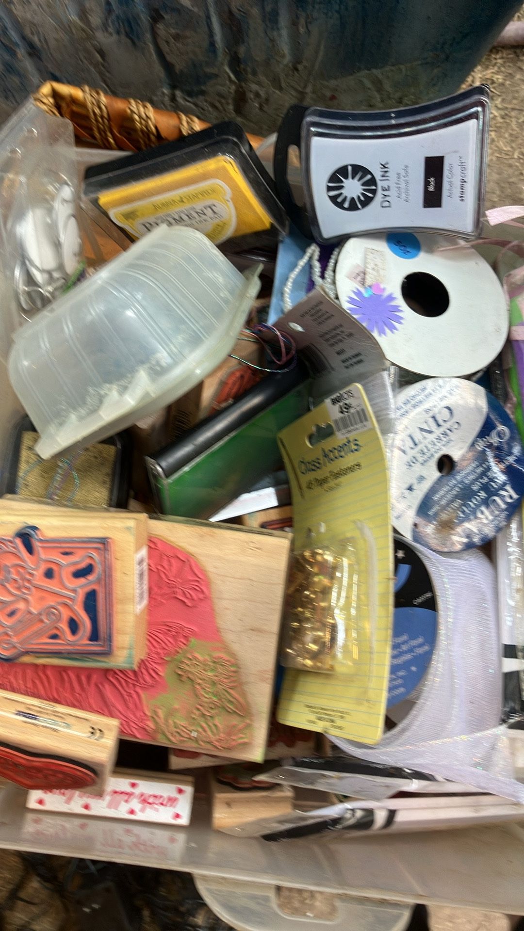 Box of craft stuff 10$