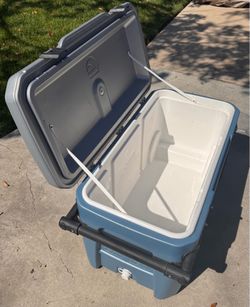 IGLOO MAX COLD 110 QT. EXTRA LARGE COOLER W/ WHEELS