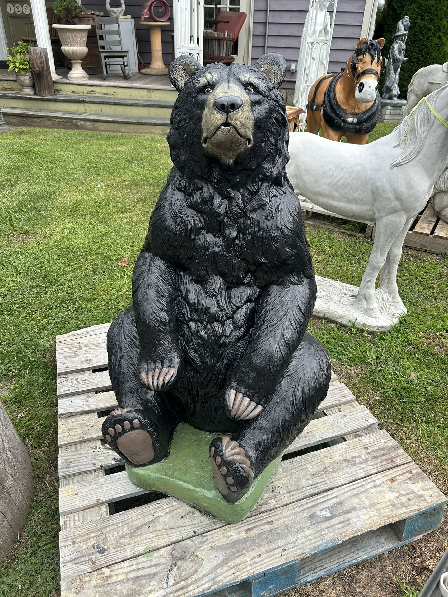X-Lrg Sitting Bear Statue