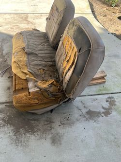 56 F100  Seat