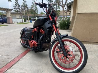 2006 Suzuki VS 1400 Custom chrome red New 