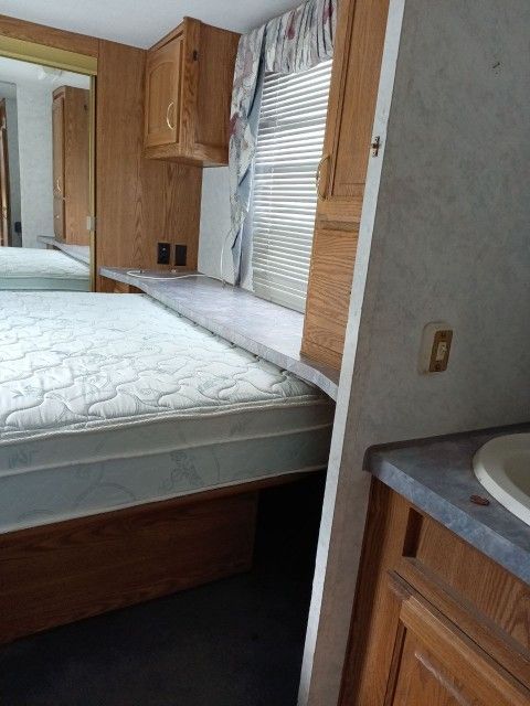 1995 Westport 5th Wheel Camper