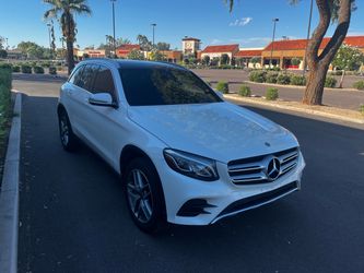 2017 Mercedes-Benz GLC · 300
