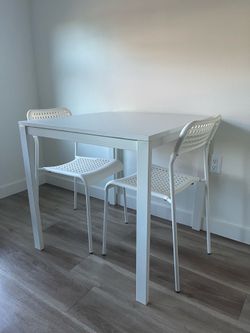 Modern White Dining Table and 2 Chairs Set - Great Condition