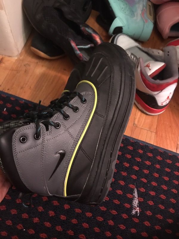 Nike acg boots