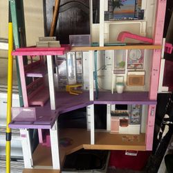 Barbie Dream House 