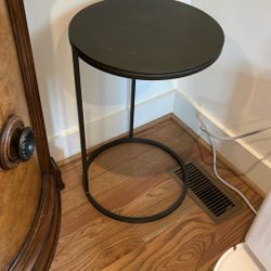 Pottery Barn Duke C-table 