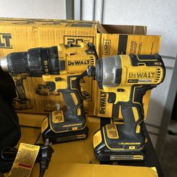 🟡 DEWALT 20V MAX 2-Tool Brushless Power Tool Combo Kit with Soft Case (2-Batteries and🟡