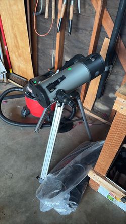 Reflector Telescope on Tripod Mount