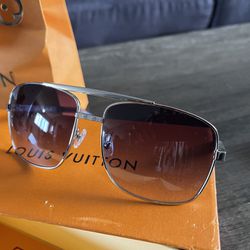 Louis Vuitton Attitude Pilote Sunglasses for Sale in Inglewood, CA