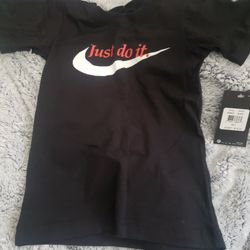 Boys NIKE Shirt Size 4