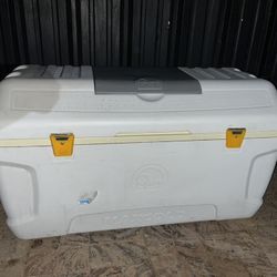 Igloo MaxCold 165-quart cooler