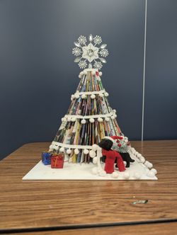 Helpful Dog Christmas Tree