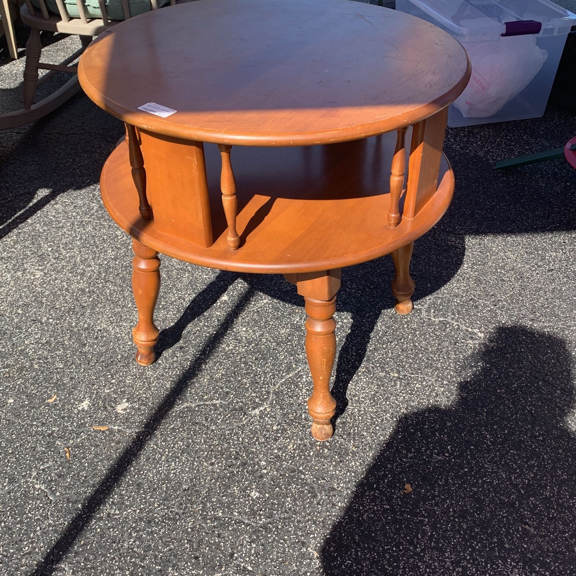 Round End / Side Table